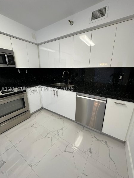 Mystic Pointe 500 Apt #3208