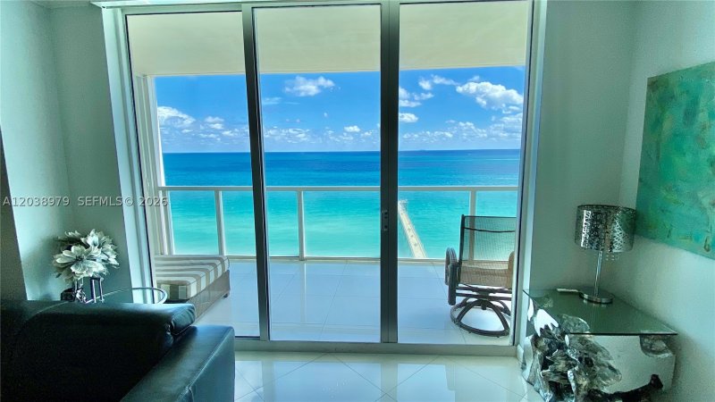 Apartment for rent at La Perla 1602