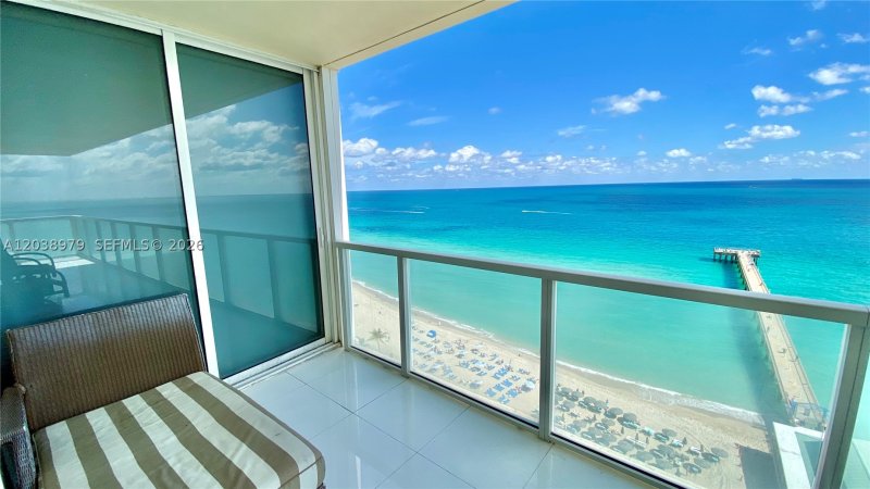 Apartment for rent at La Perla 1602