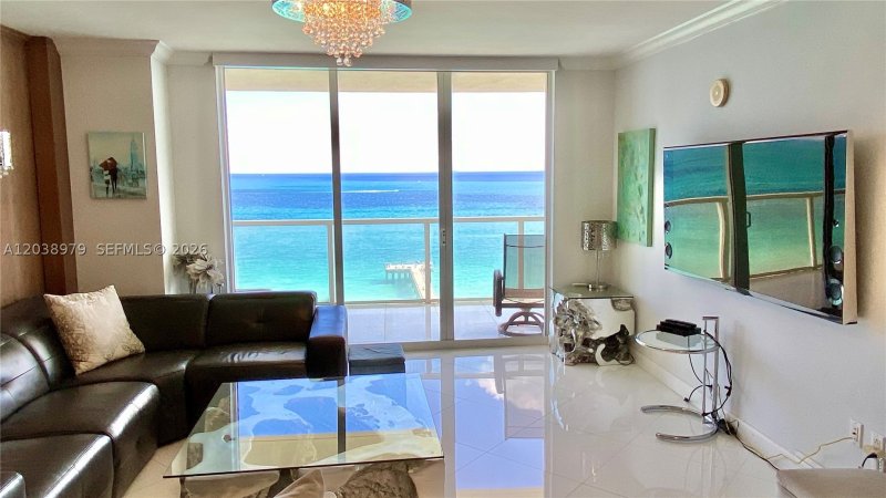 Apartment for rent at La Perla 1602