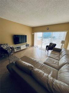 Aluguel de apartamento no The Hemispheres 4C