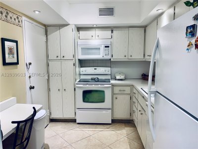 Aluguel de apartamento no The Hemispheres 4C