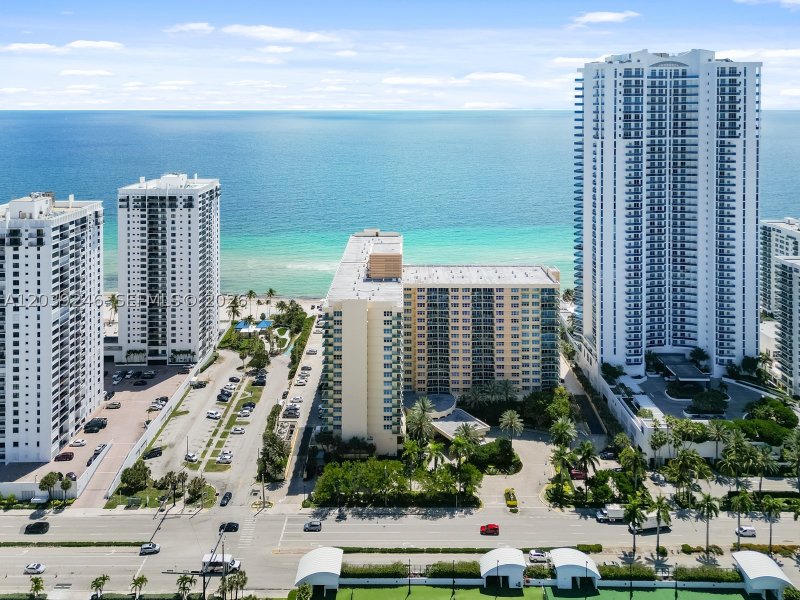 Condo for sale at The Wave Condo 908