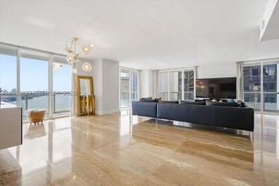 Comprar apartamento no 50 Biscayne 2510