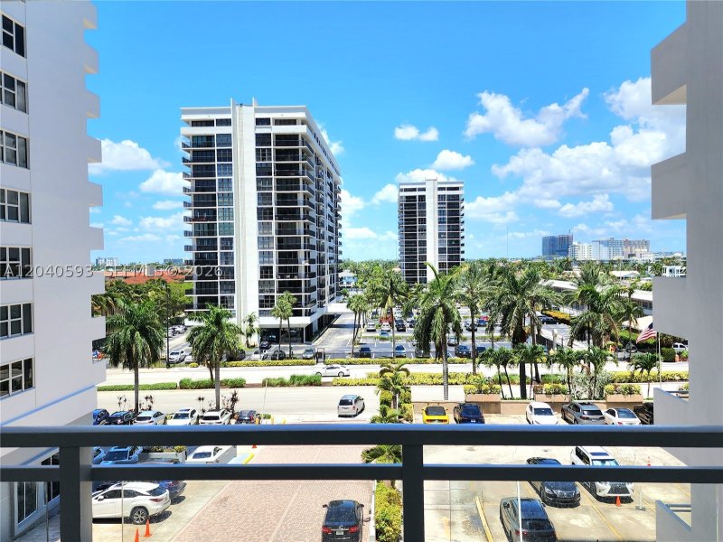 Condo for sale at Parker Plaza Estates 401
