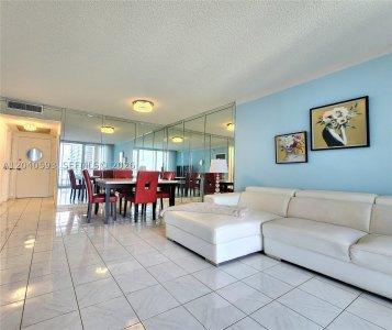 Comprar apartamento en Parker Plaza Estates 401