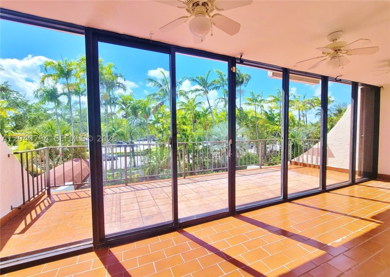 Alquiler de apartamento en Palms of Key Biscayne 2B