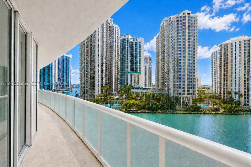 Comprar apartamento no Icon Brickell Tower II BAY807