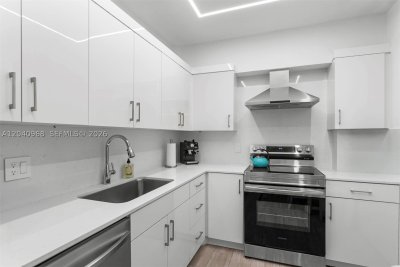 Aluguel de apartamento no The Hemispheres 11E