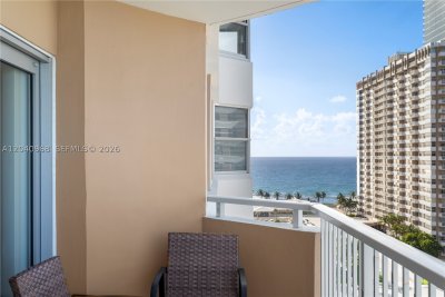 Aluguel de apartamento no The Hemispheres 11E