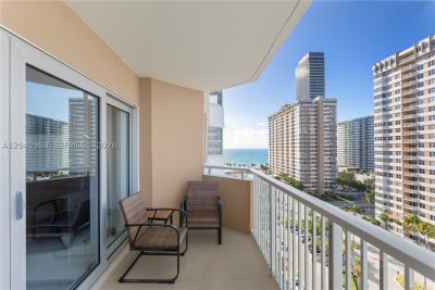 Aluguel de apartamento no The Hemispheres 11E