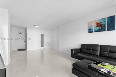 Aluguel de apartamento no The Hemispheres 11E