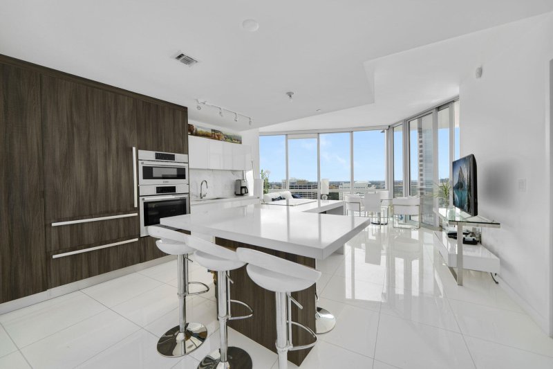 Condo for sale at Paramount Miami WorldCenter 2410