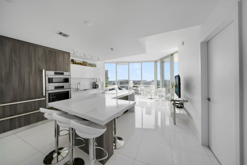Condo for sale at Paramount Miami WorldCenter 2410