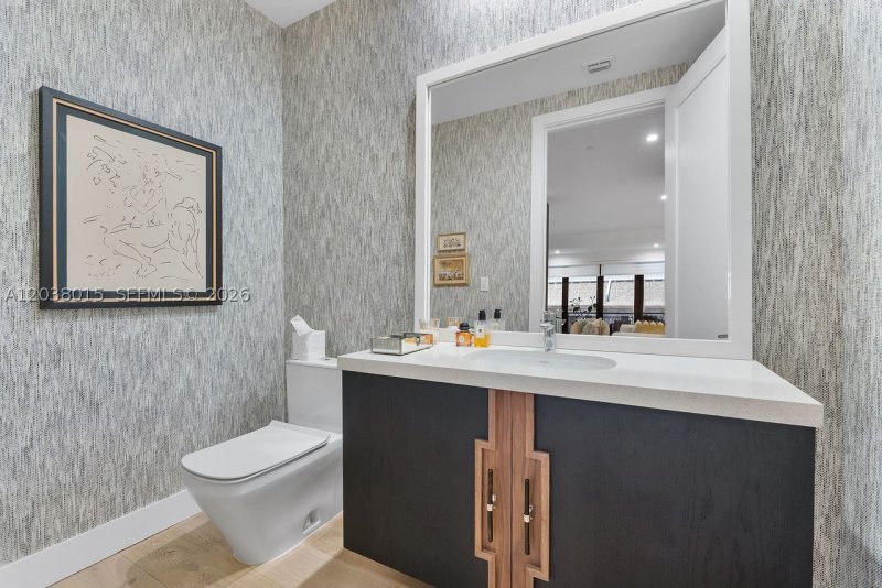 Condo for sale at Biltmore Parc 403