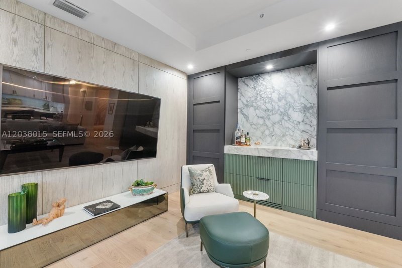 Condo for sale at Biltmore Parc 403