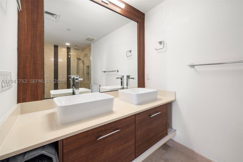 Comprar apartamento en The Crimson Miami 1001