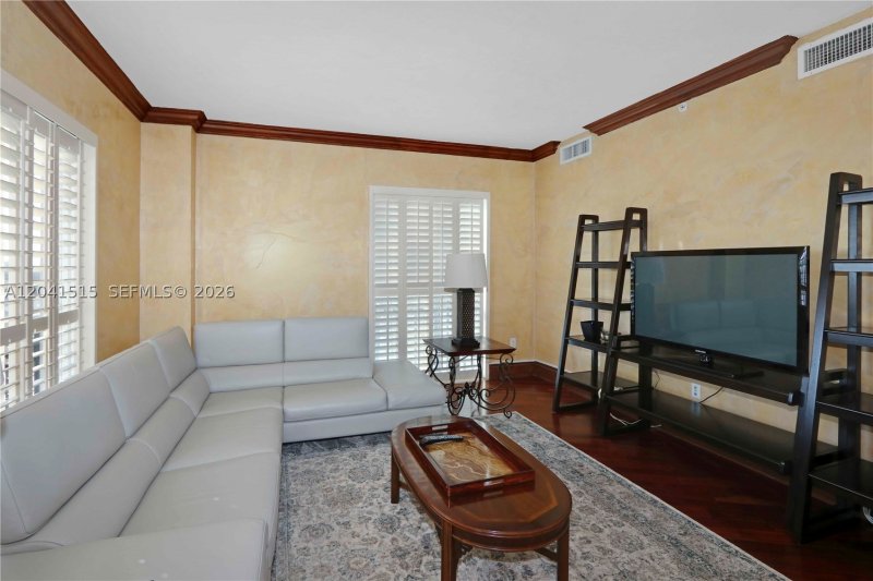 Apartment for rent at Ten Aragon 1216