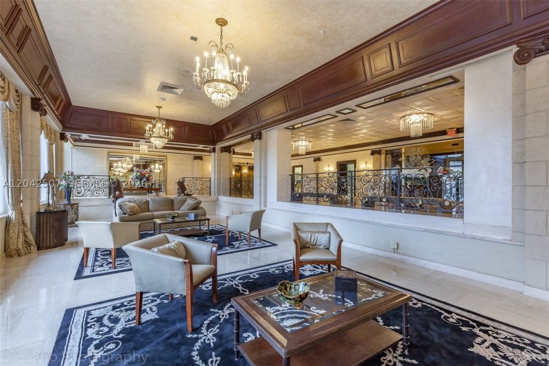 Condo for sale at Parker Plaza Estates 412