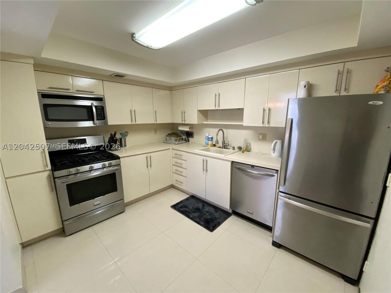 Condo for sale at Parker Plaza Estates 412