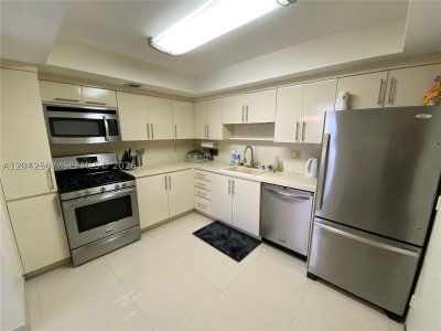 Comprar apartamento no Parker Plaza Estates 412
