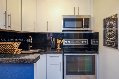 Comprar apartamento en Bayshore Yacht Tennis Club 812