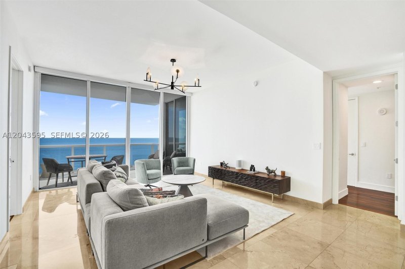 Comprar apartamento no Trump Palace 1607