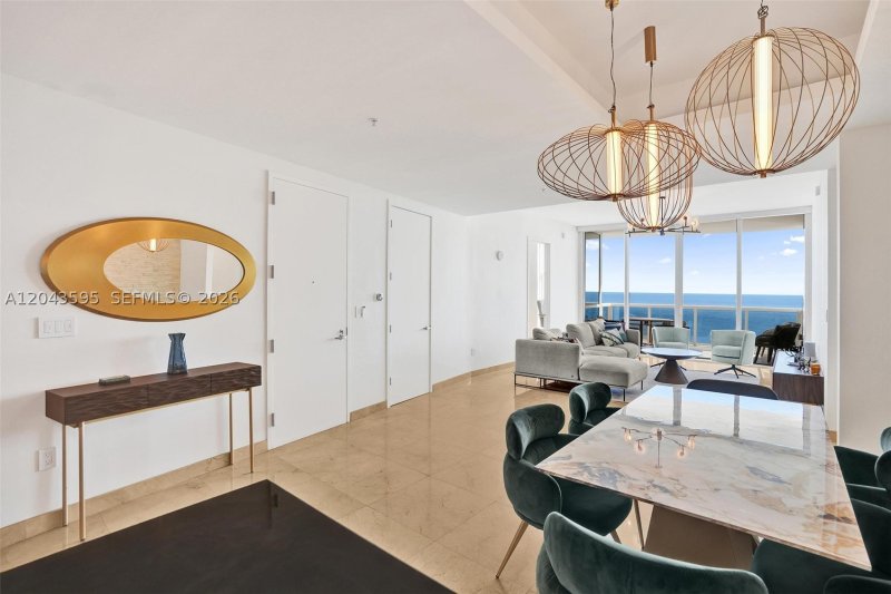 Comprar apartamento no Trump Palace 1607