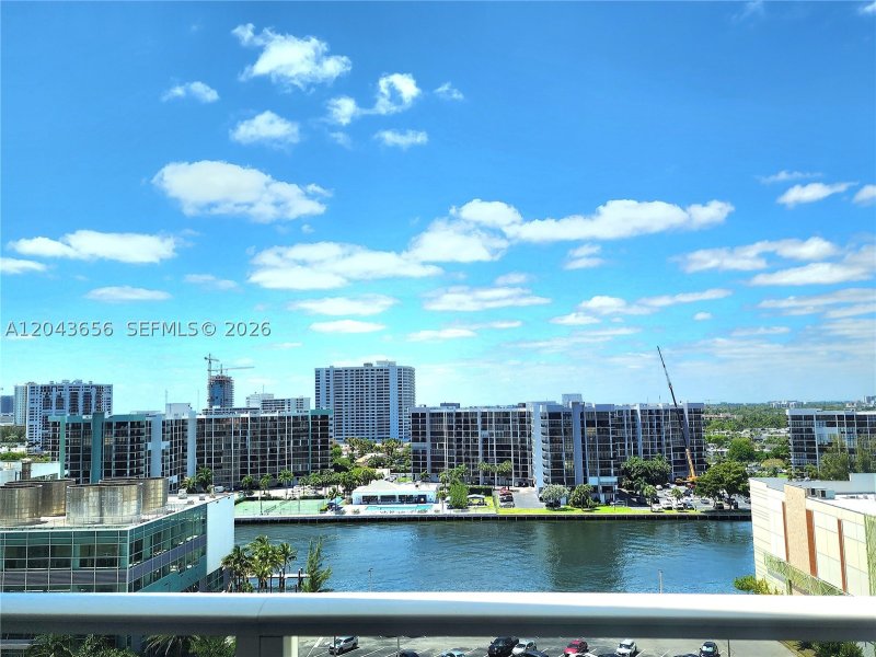 Condo for sale at Alexander Towers 1103
