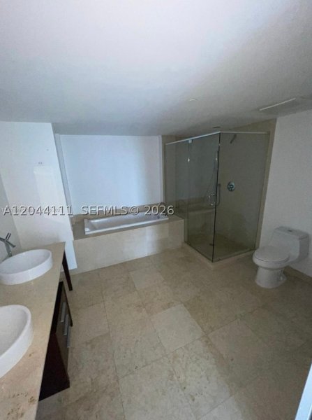 Apartment for rent at Icon Brickell Tower II 4804