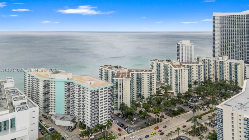 Condo for sale at Sea Air Towers 1117