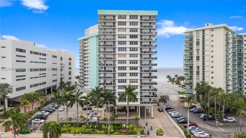 Condo for sale at Sea Air Towers 1117