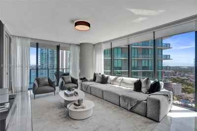 Comprar apartamento no Paraiso Bay Miami 3901