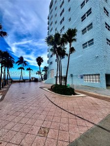 Comprar apartamento en Edgewater Beach Tower RGB