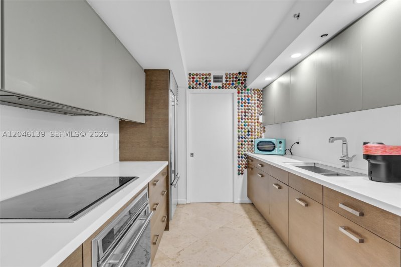 Comprar apartamento en The Collins Condo 404