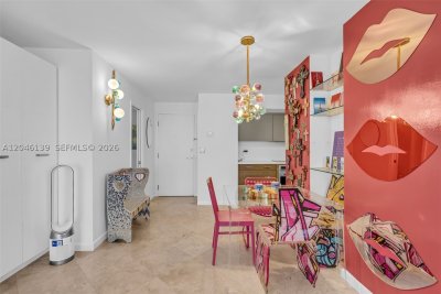 Comprar apartamento en The Collins Condo 404