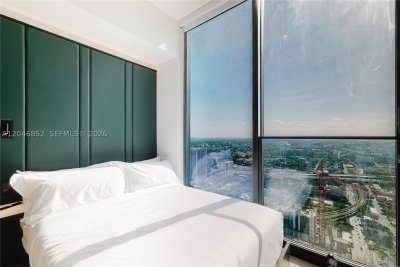 Aluguel de apartamento no E11EVEN Hotel & Residences 4907A