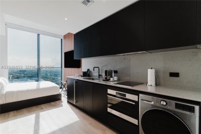Aluguel de apartamento no E11EVEN Hotel & Residences 4907A