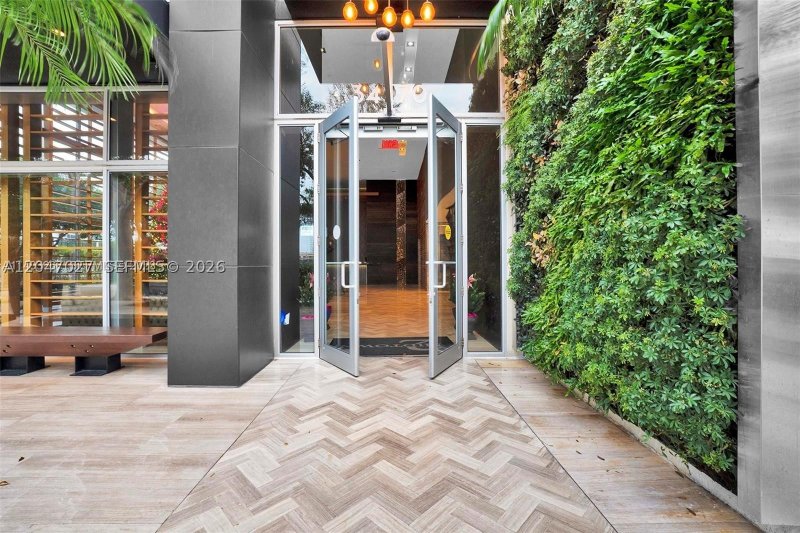 Condo for sale at Midtown Miami 2 H0904