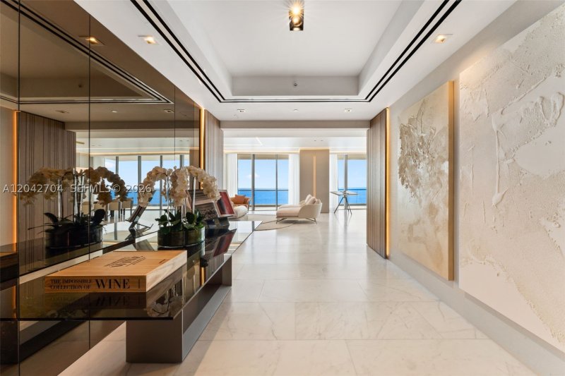 Condo for sale at Turnberry Ocean Club 4003-04