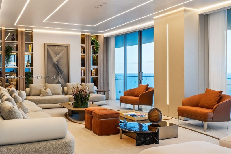 Condo for sale at Turnberry Ocean Club 4003-04