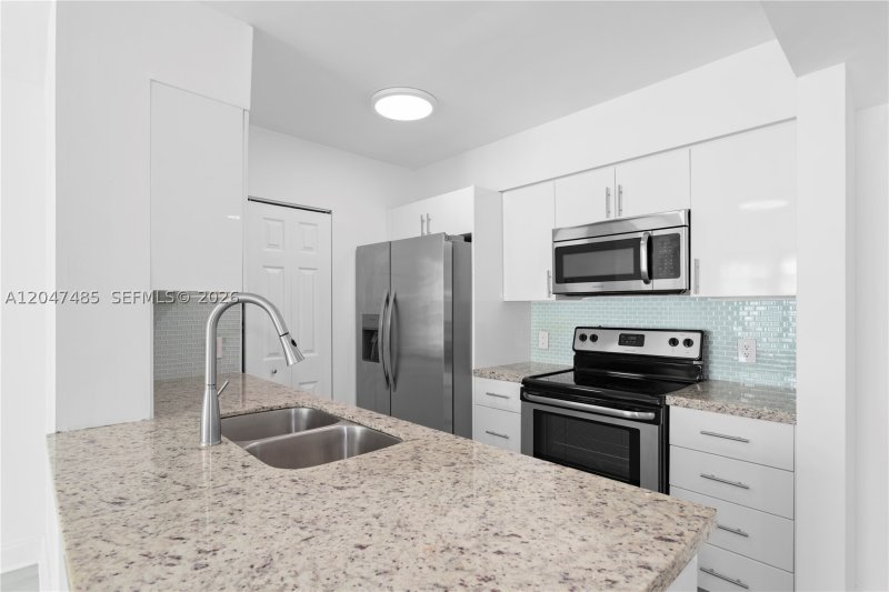 Condo for sale at Mark on Brickell 2206