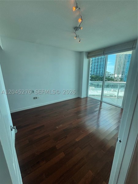 Comprar apartamento no Platinum Condo 1004