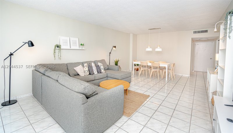 Condo for sale at Pavilion 1517