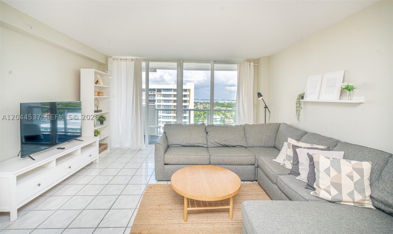 Condo for sale at Pavilion 1517