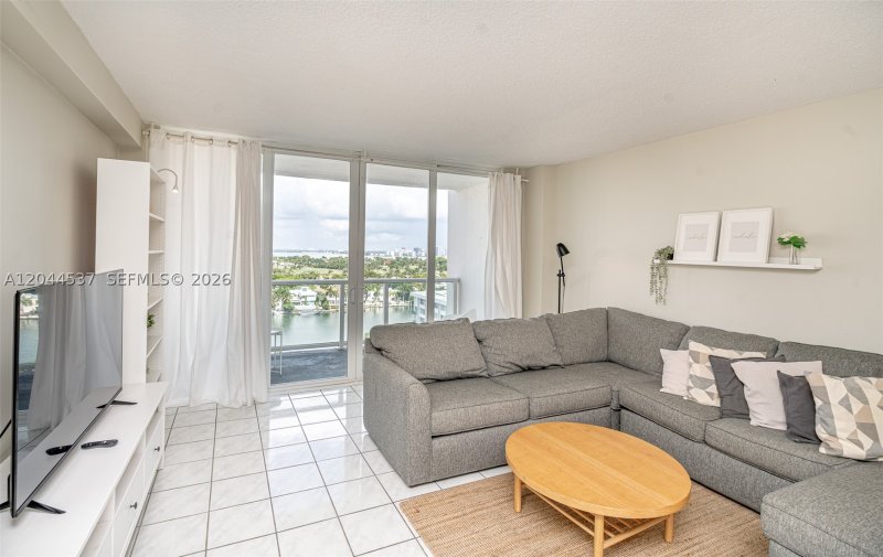 Condo for sale at Pavilion 1517