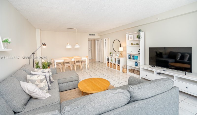 Condo for sale at Pavilion 1517