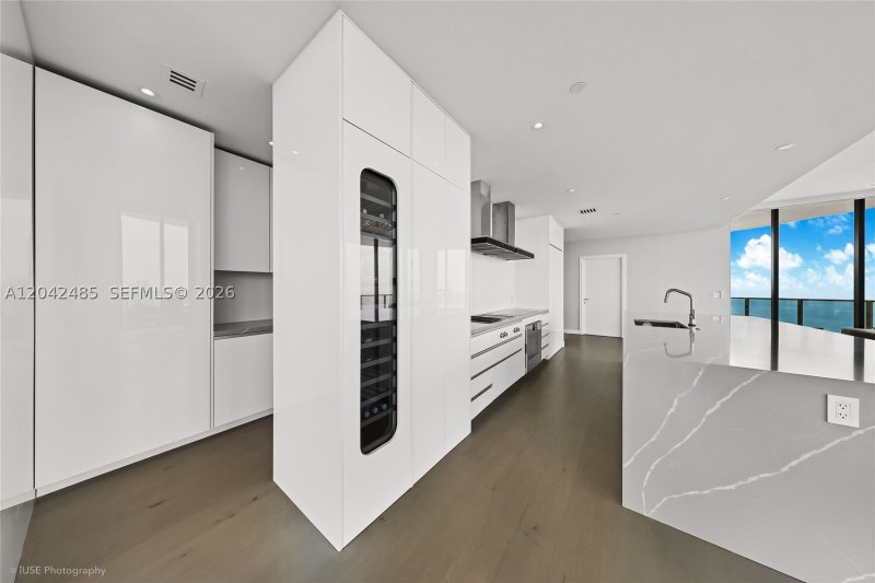 Comprar apartamento no Five Park Miami Beach 4401