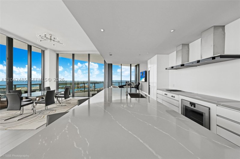 Comprar apartamento no Five Park Miami Beach 4401