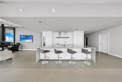 Comprar apartamento no Five Park Miami Beach 4401